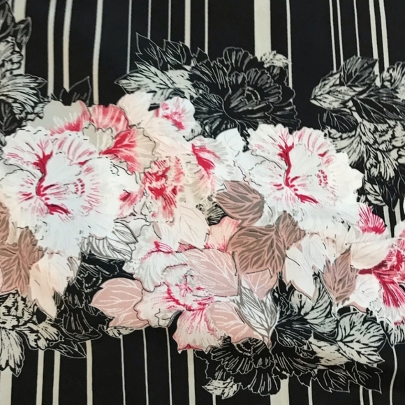 Kenneth Cole, floral top - Picture 4 of 5